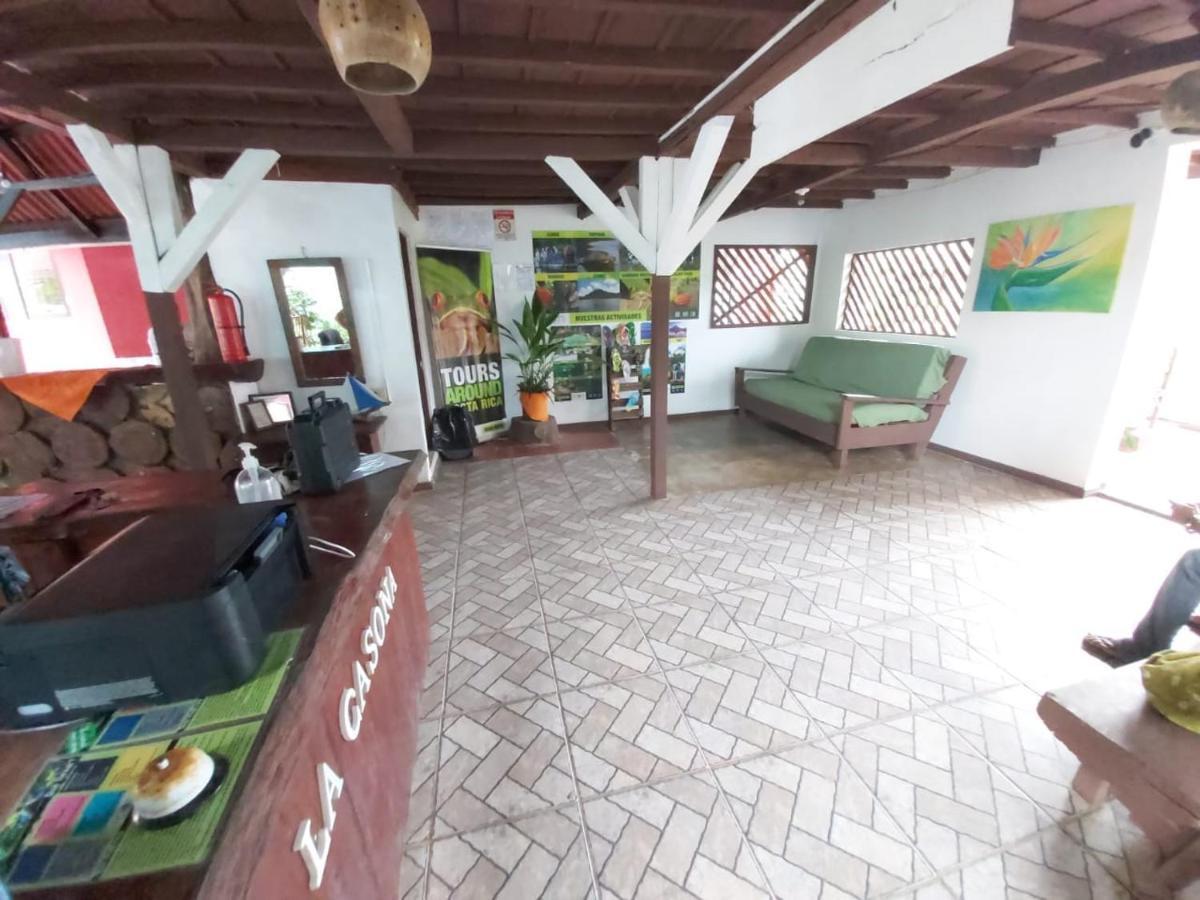 Miss Miriam. Hotel Frente Al Mar Tortuguero Ngoại thất bức ảnh