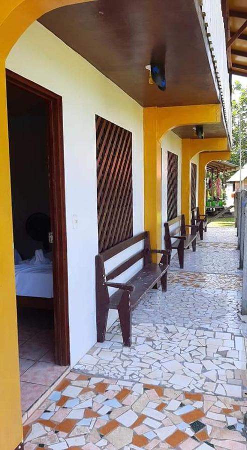 Miss Miriam. Hotel Frente Al Mar Tortuguero Ngoại thất bức ảnh