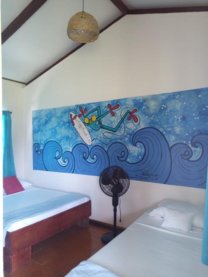 Miss Miriam. Hotel Frente Al Mar Tortuguero Ngoại thất bức ảnh